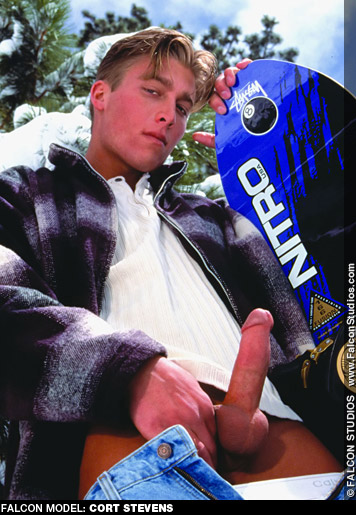 Cort Stevens - Blond Sexy Nasty Gay Porn Performer 103153